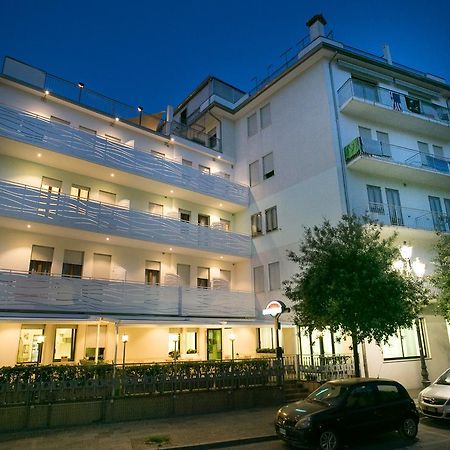 Albergo Arcobaleno Сотомарина Екстериор снимка