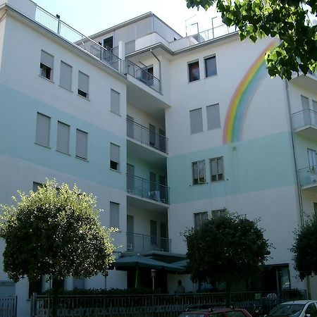 Albergo Arcobaleno Сотомарина Екстериор снимка