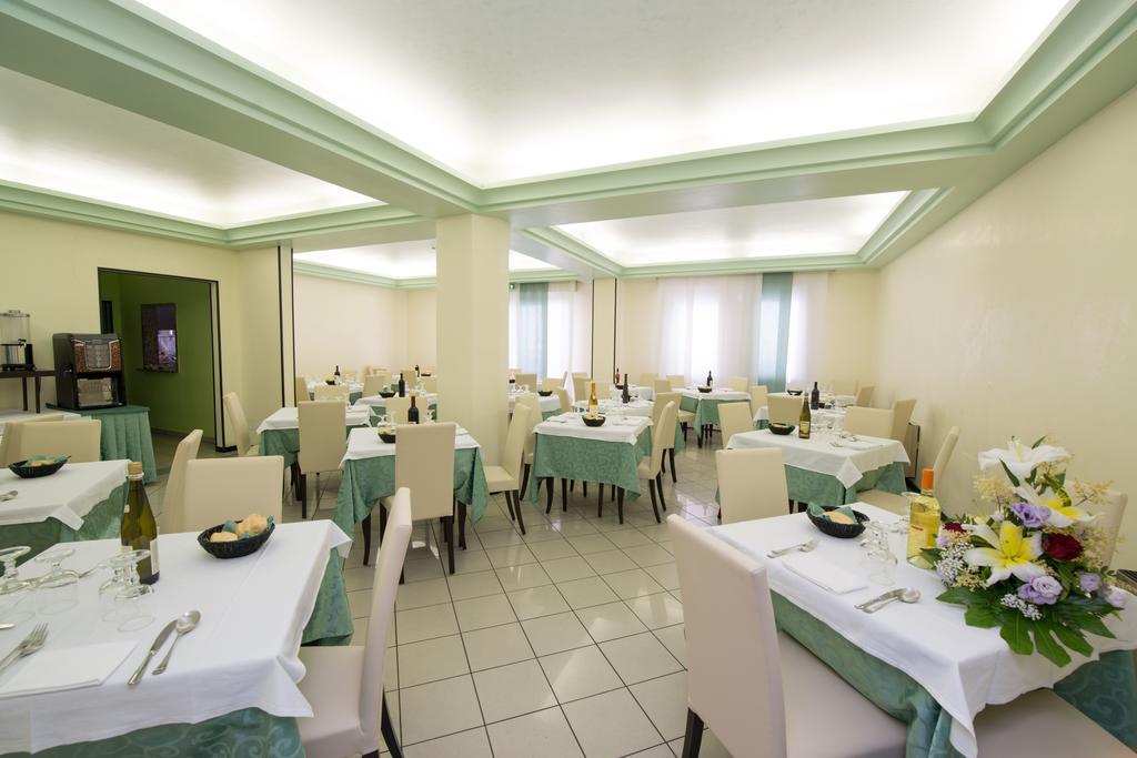Albergo Arcobaleno Сотомарина Екстериор снимка