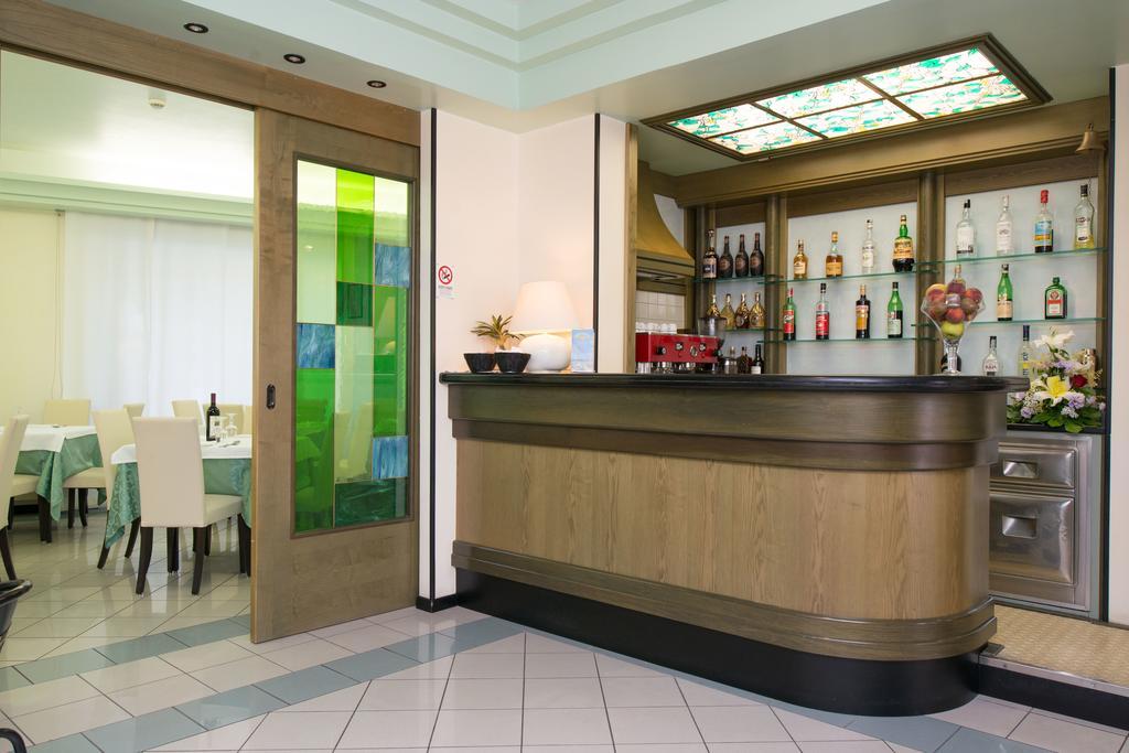 Albergo Arcobaleno Сотомарина Екстериор снимка