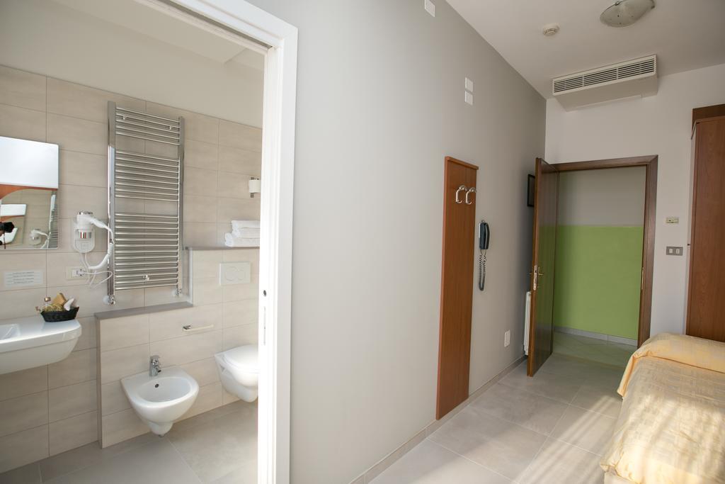 Albergo Arcobaleno Сотомарина Екстериор снимка