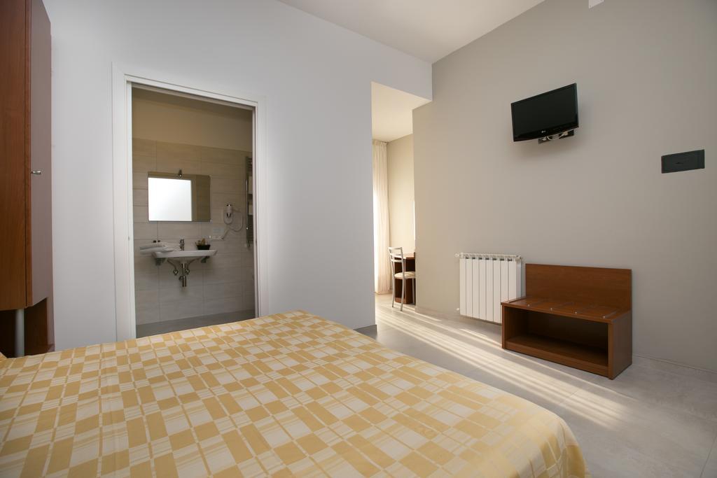 Albergo Arcobaleno Сотомарина Екстериор снимка