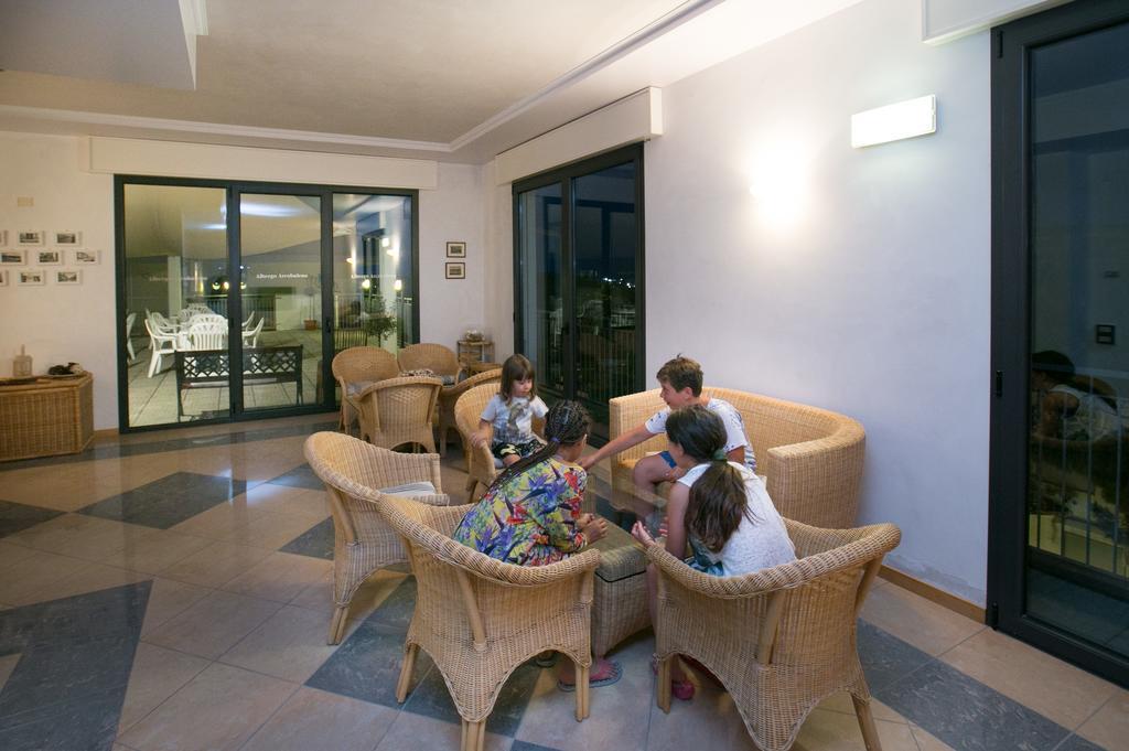 Albergo Arcobaleno Сотомарина Екстериор снимка
