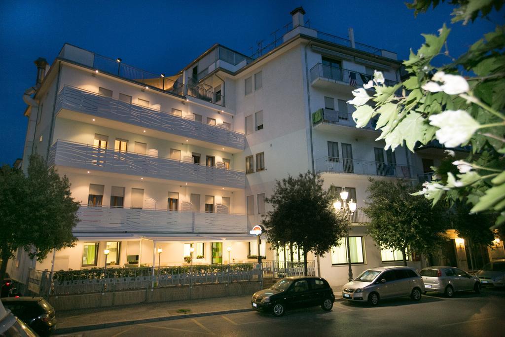 Albergo Arcobaleno Сотомарина Екстериор снимка
