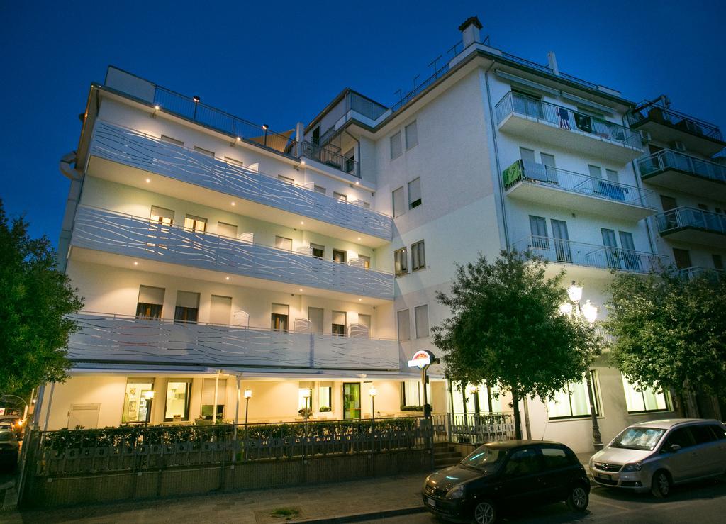 Albergo Arcobaleno Сотомарина Екстериор снимка