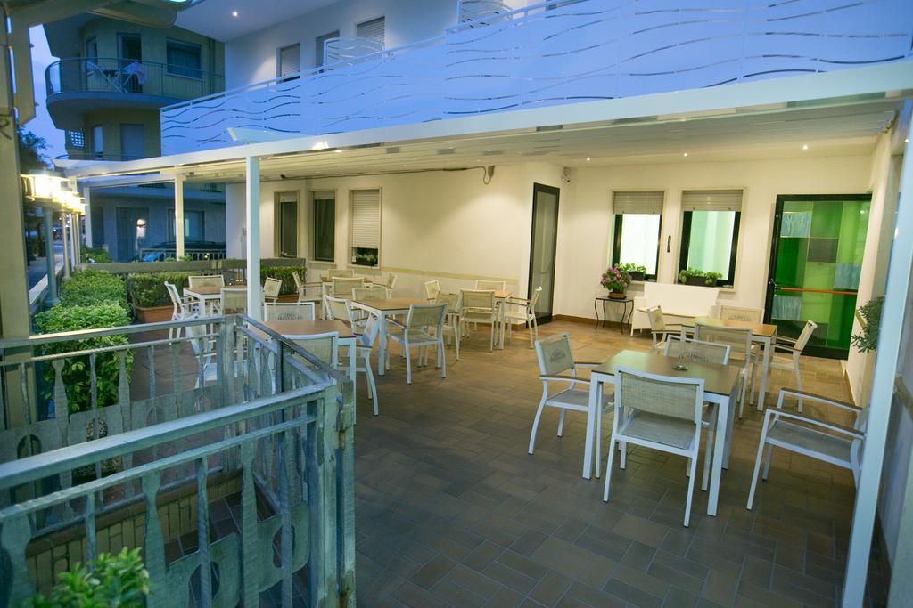 Albergo Arcobaleno Сотомарина Екстериор снимка